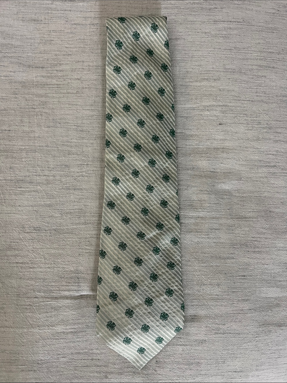Vineyard Vines | 100% Silk Mens Necktie | 4-Leaf Clover St. Patrick's Day
